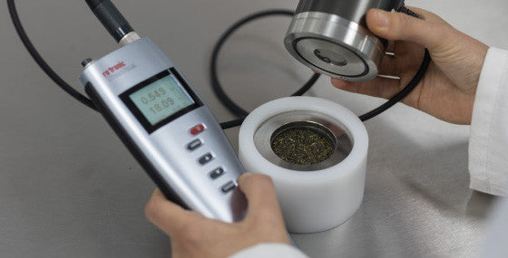 Checking water content of seaweed